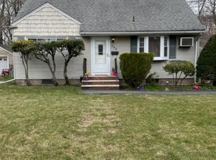 645 Arcadia Rd, Ridgewood, NJ 07450
