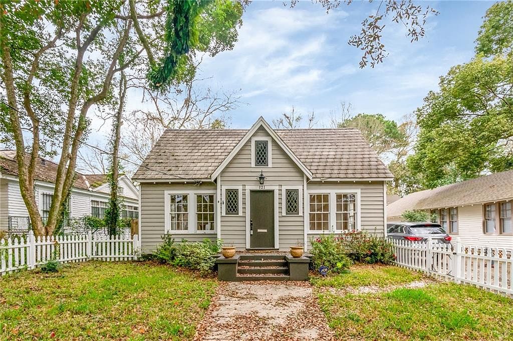 121 Houston St, Mobile, AL 36606 Zillow