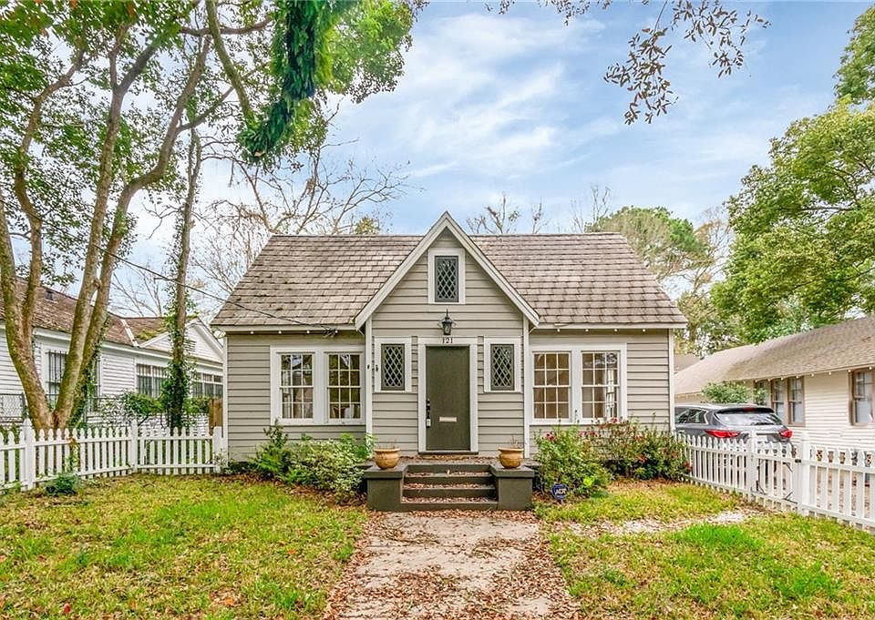 121 Houston St, Mobile, AL 36606 Zillow