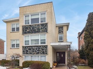 564 W Ida Ct, Mount Prospect, IL 60056
