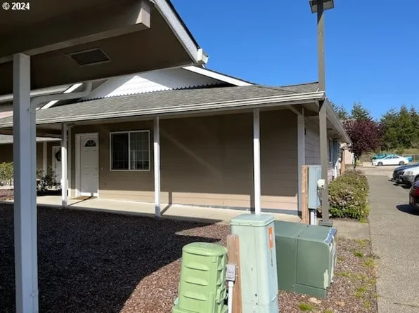 1150 Hemlock St #F21, Florence, OR 97439