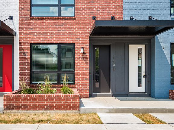3rd image of 1098 Oak St #16