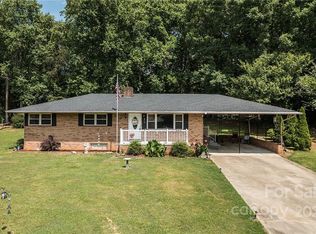 1981 Wall St, Morganton, NC 28655