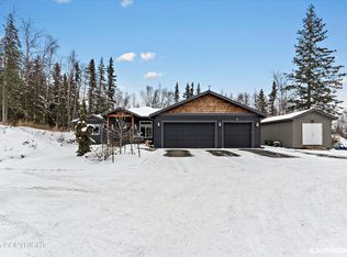 15233 Loc Loman Ln, Anchorage, AK 99516