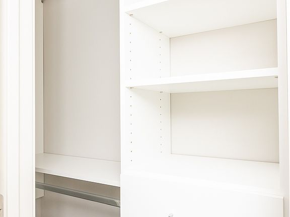 5th image of 640 W Wrightwood Ave APT 412