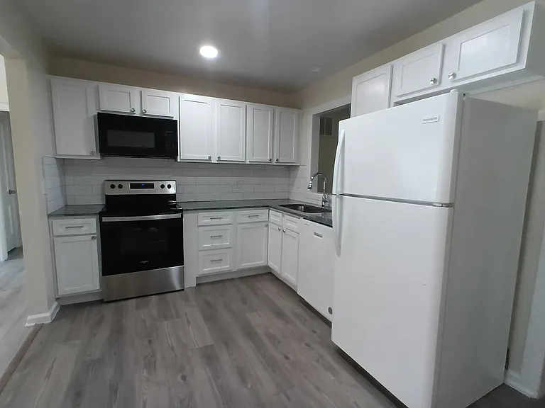1405 Sandra Dr — Photo 7