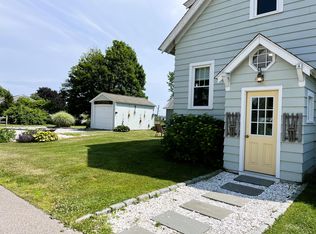 27 Broadway Ave, Mystic, CT 06355