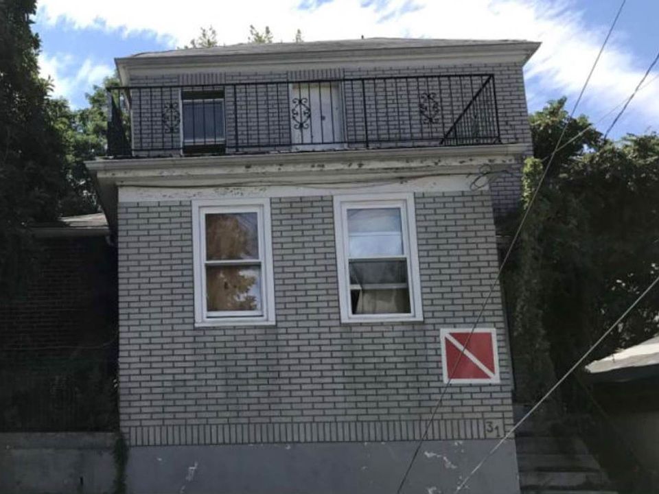 1st image of 31 Thurman St