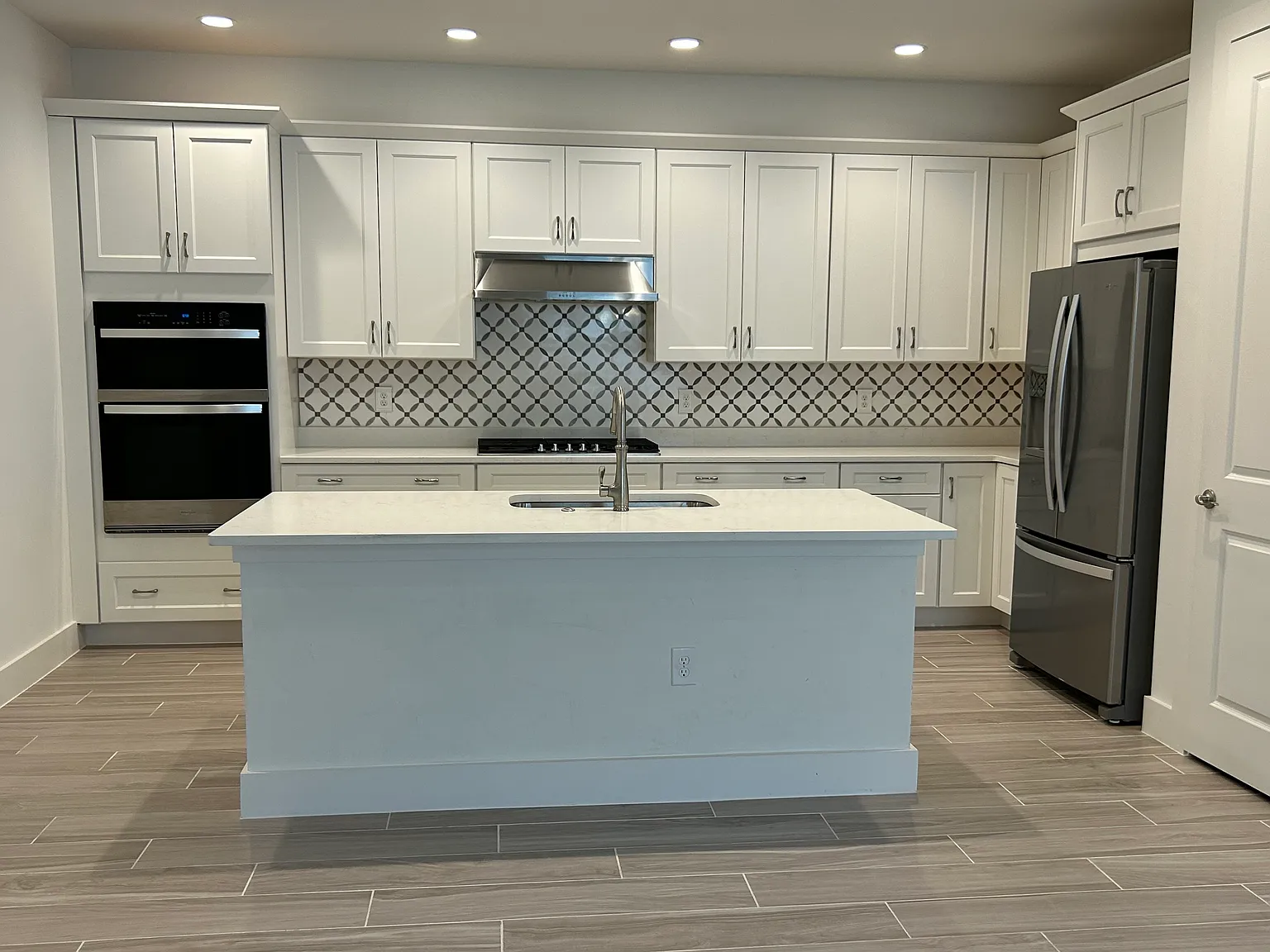 3 bed, 1802 sqft, $3,800 — Photo 3