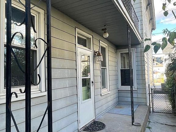 4th image of 135 Lucknow Rd