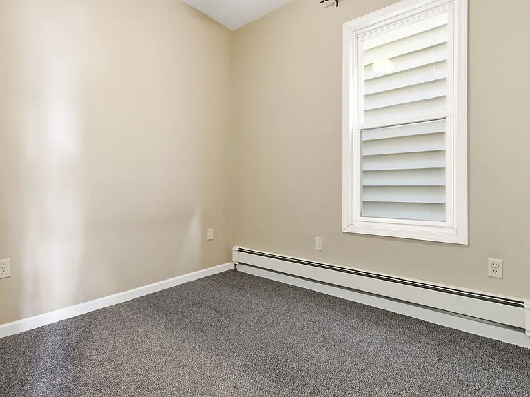 470 Mallory Ave #2 — Photo 6