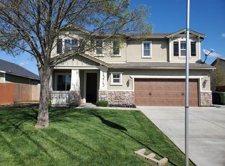 1373 Peachcreek Ave, Dinuba, CA 93618