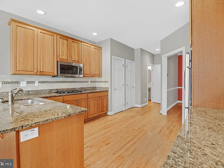 63 Old Barn Dr — Photo 8