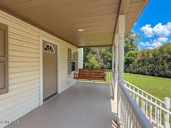 3rd image of 767 Raven Run Rd