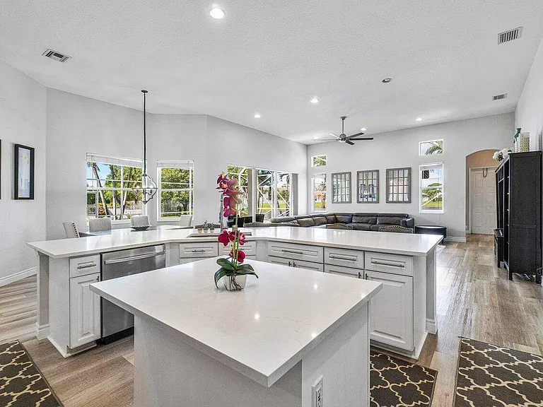 11750 Osprey Pointe Cir — Photo 13