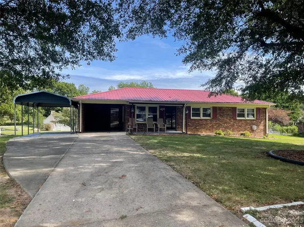 125 Crawley Dr, Forest City, NC 28043