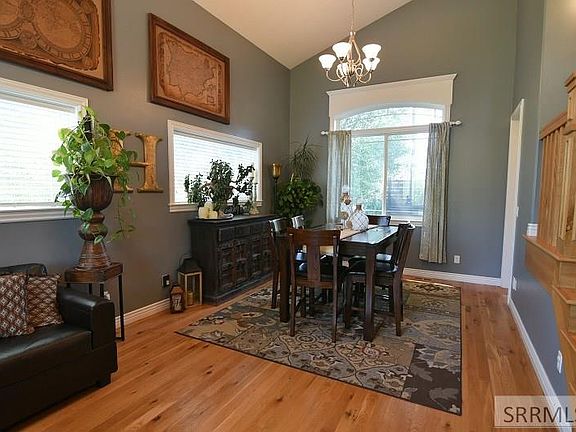 2nd image of 2684 Cavan Cir