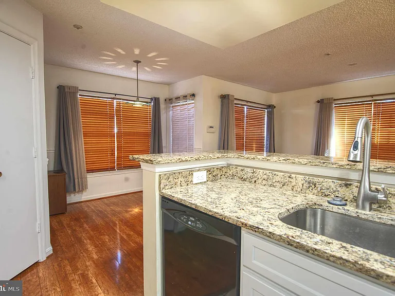 1007 Fallcrest Ct #4-104 — Photo 14