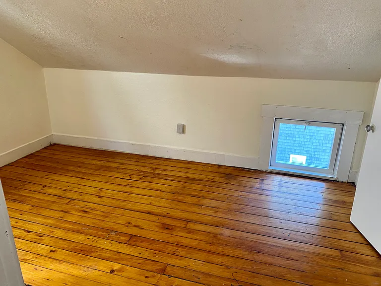 118 Seabury St Unit 2N Fall River Centrally Located 3 Bed/1 Bath — Photo 20