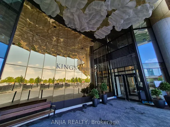 68 Esther Shiner Blvd, Toronto, ON