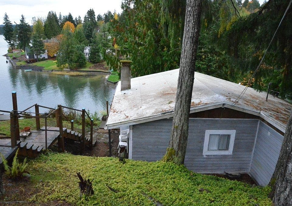 1st image of 2136 Island Dr NW