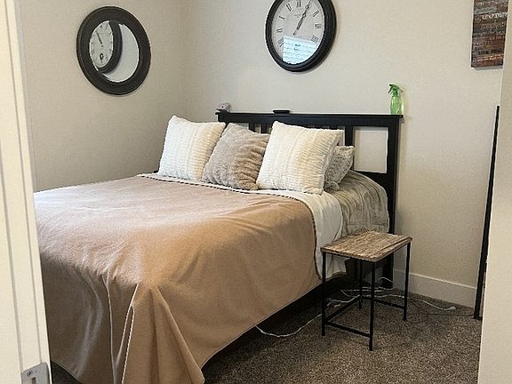 2nd image of 3240 Babylon Rd