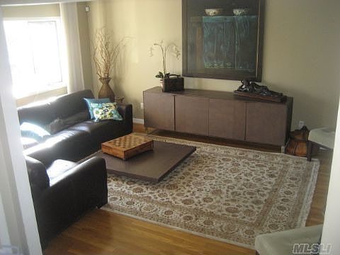 2nd image of 1072 Northgate Ct