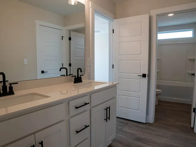 650 Melville Dr — Photo 31