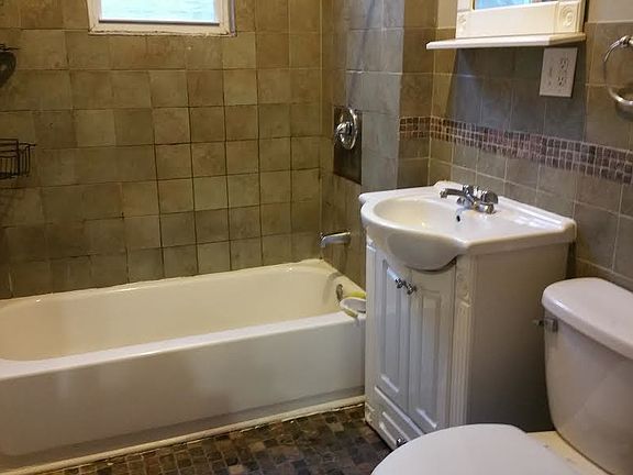 4th image of 1918 N Spaulding Ave APT 1