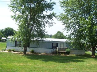 185 C C Hayes Rd, Purlear, NC 28665