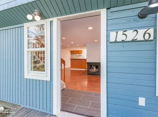1526 Kinnikinnick St, Anchorage, AK 99508