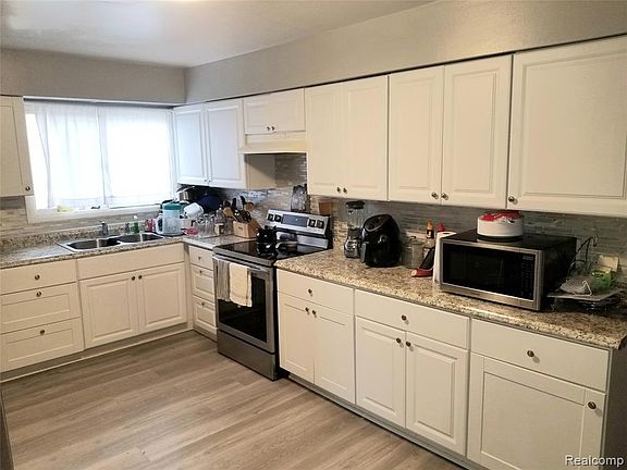 5th image of 8210 N Saint Martins St