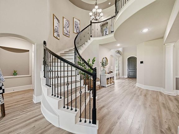3rd image of 27943 Emerald Vista Dr