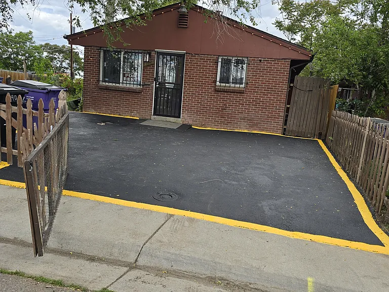 390 S Utica St — Photo 1