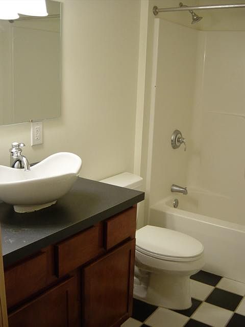 2nd image of 119 S Washington Sq