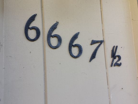 2nd image of 6667 1/2 La Jolla Blvd