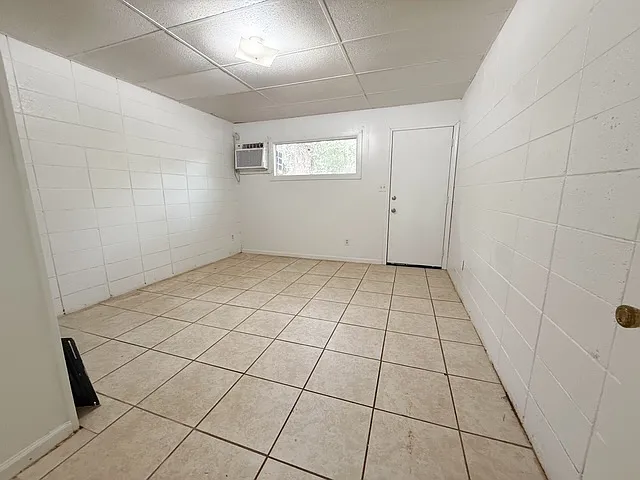 1110 Carswell Ave #A — Photo 3