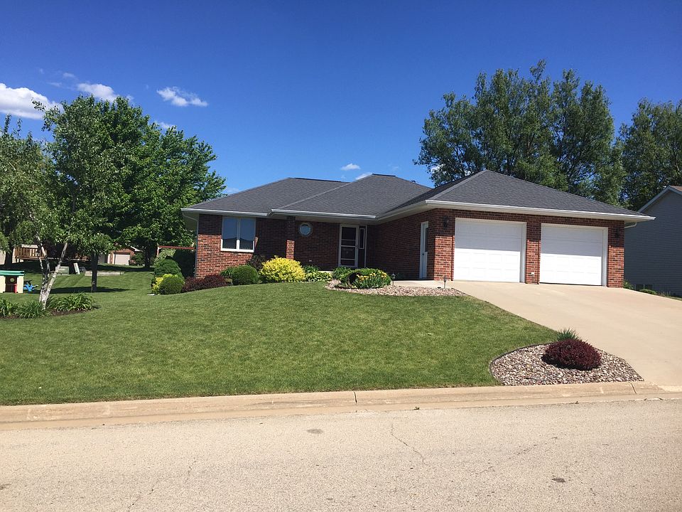 1st image of 690 Julissa Dr