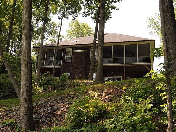 2nd image of 182 Huntington Ln