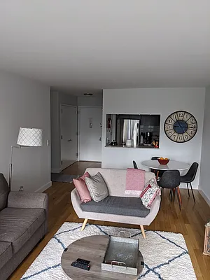 Rented by Stonehenge NYC LLC | media 35