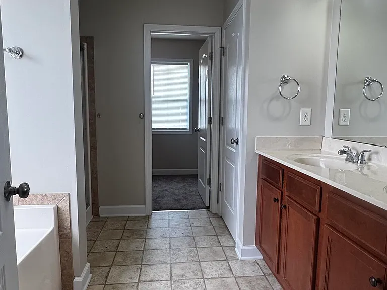 105 Long Pond Dr — Photo 11