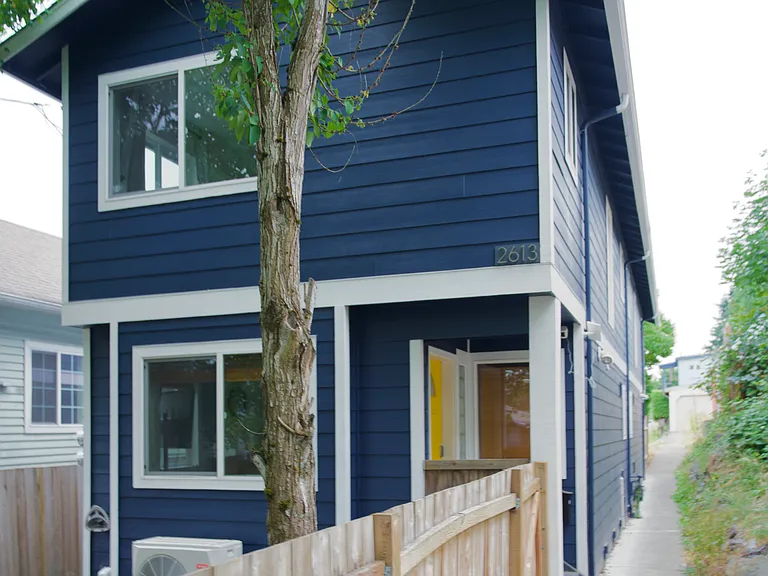 2613 E Union St — Photo 1