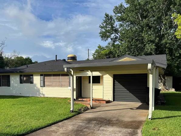 408 S 3rd St, Nederland, TX 77627