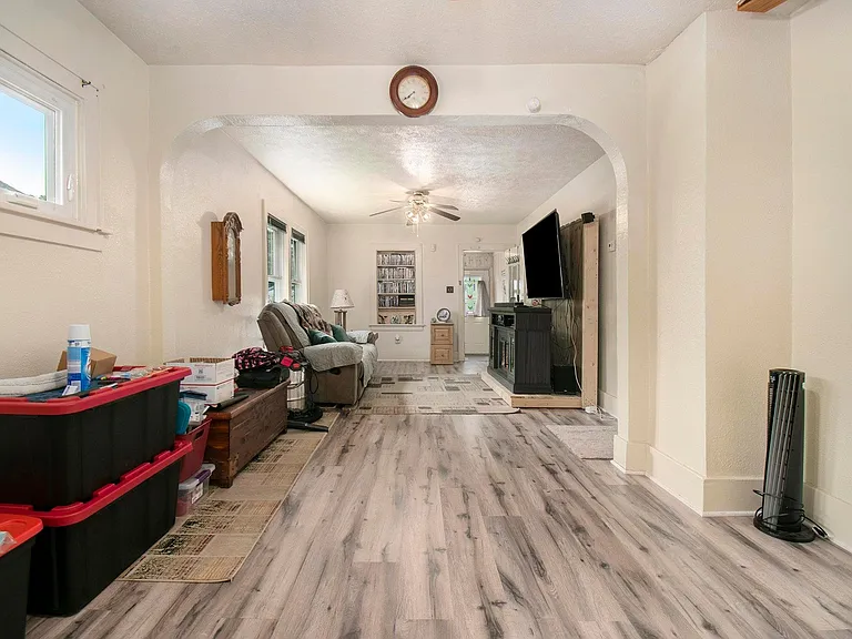 1334 College St — Photo 1