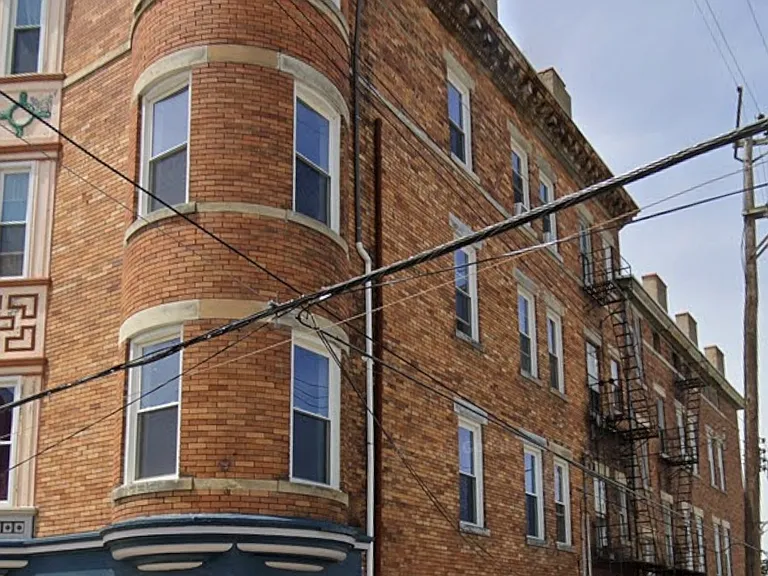 2335 May St #3R — Photo 11