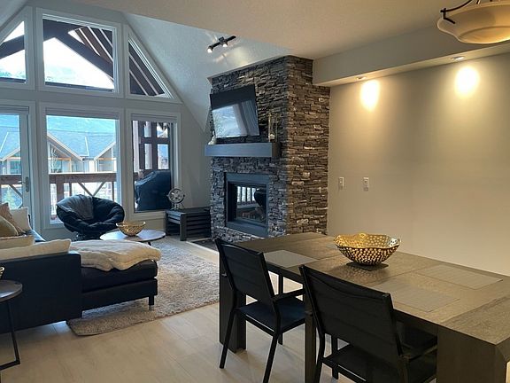2nd image of 106 Stewart Creek Lndg