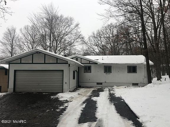 3rd image of 9325 Golf Port Dr