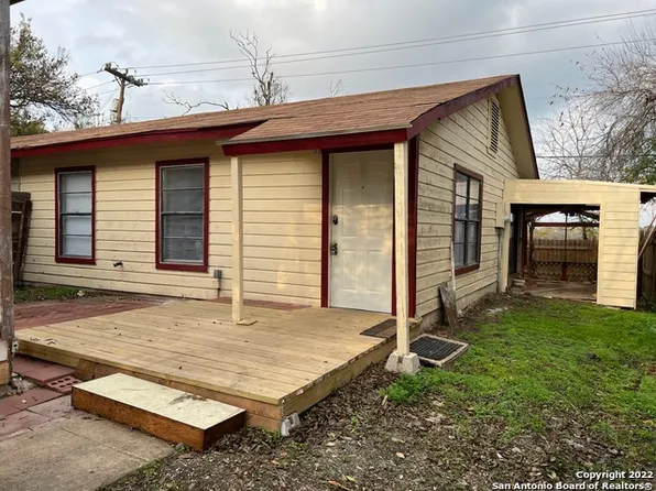 8446 Dixon Ridge Dr, San Antonio, TX 78239