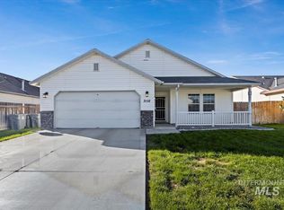 3102 Village Green St, Caldwell, ID 83605