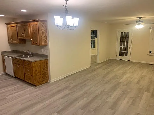 1829 Elizabeth Ln — Photo 10